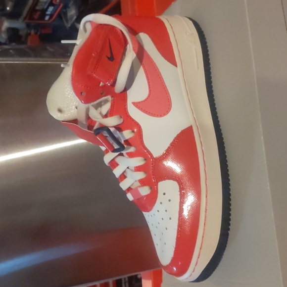 NWOT NIKE Air forces youth size 7 white/dynic pink hyper red - Picture 1 of 9